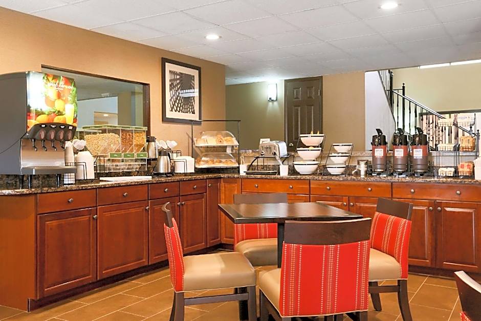Comfort Inn & Suites Leeds I-20