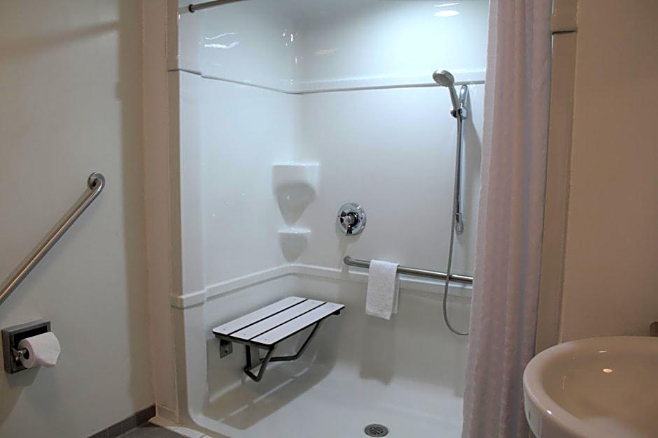 Residence & Conference Centre - Niagara-on-the-Lake