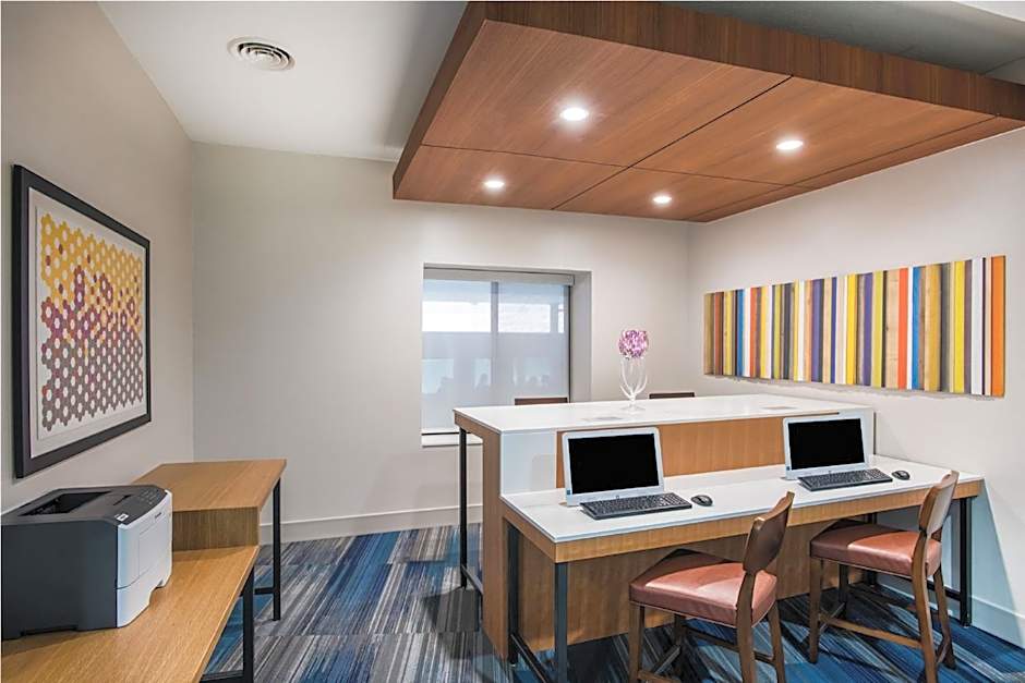 Country Inn & Suites by Radisson, Downtown Albany New York