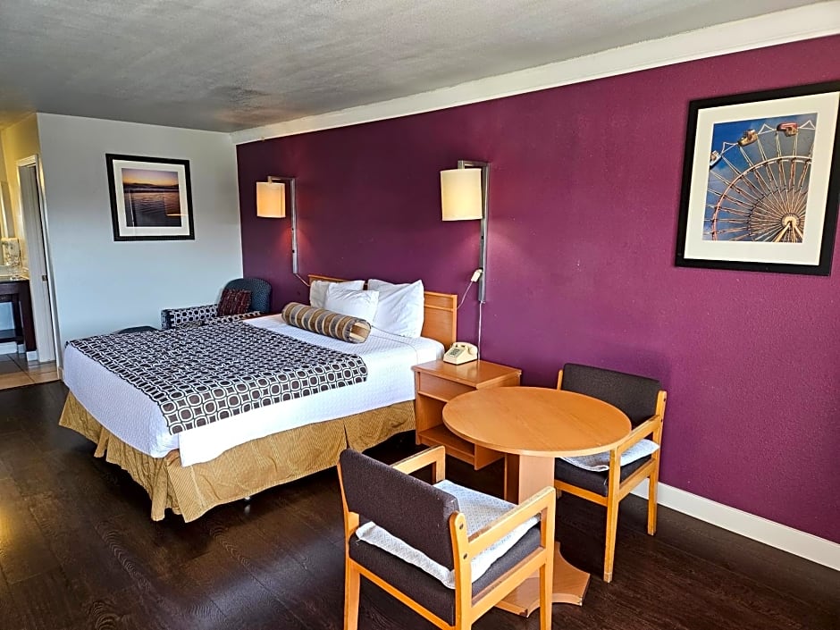 Fullerton Inn