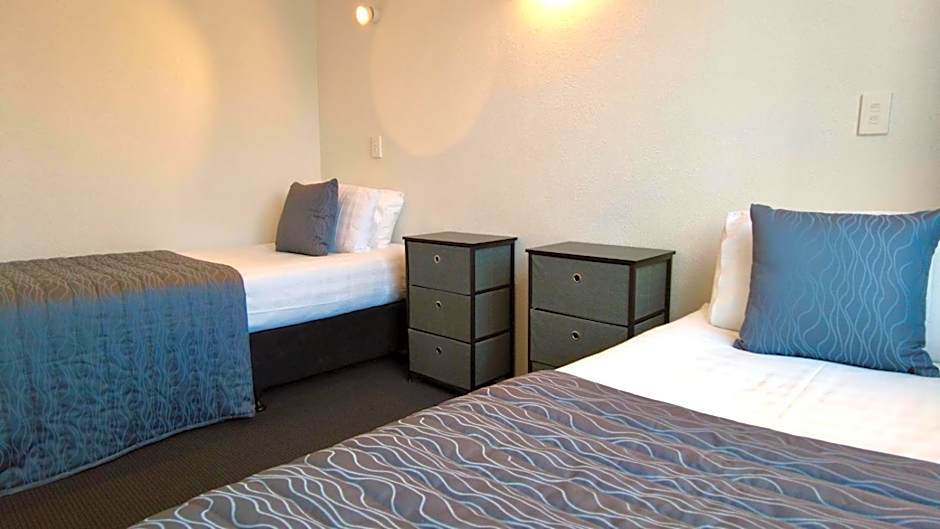 554 Moana Court Motel