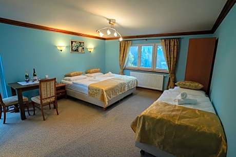 Triple Room with Bath