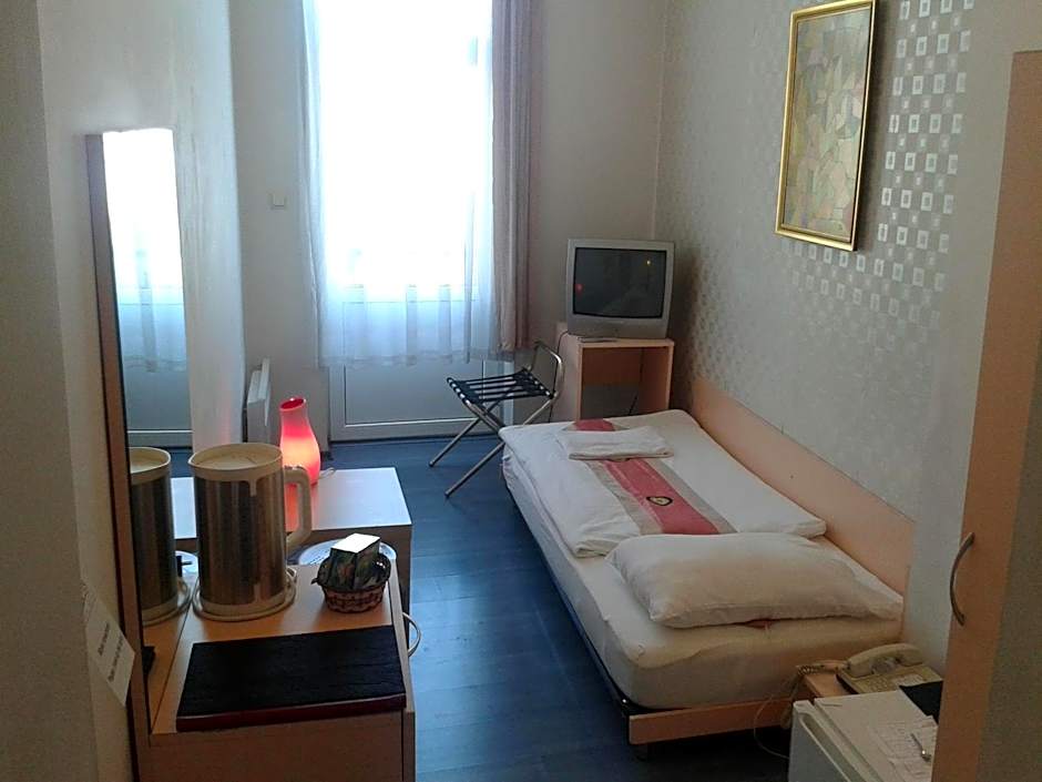 Scotty's Boutique Hotel