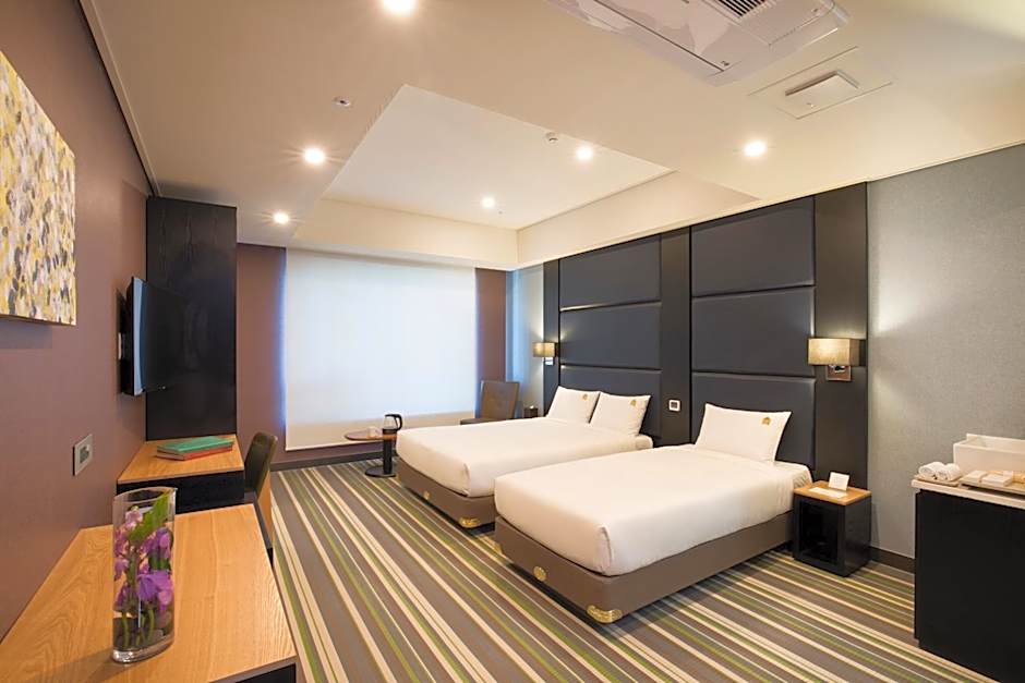 Photo 1 of 5 of Family 2 Beds, High Floor