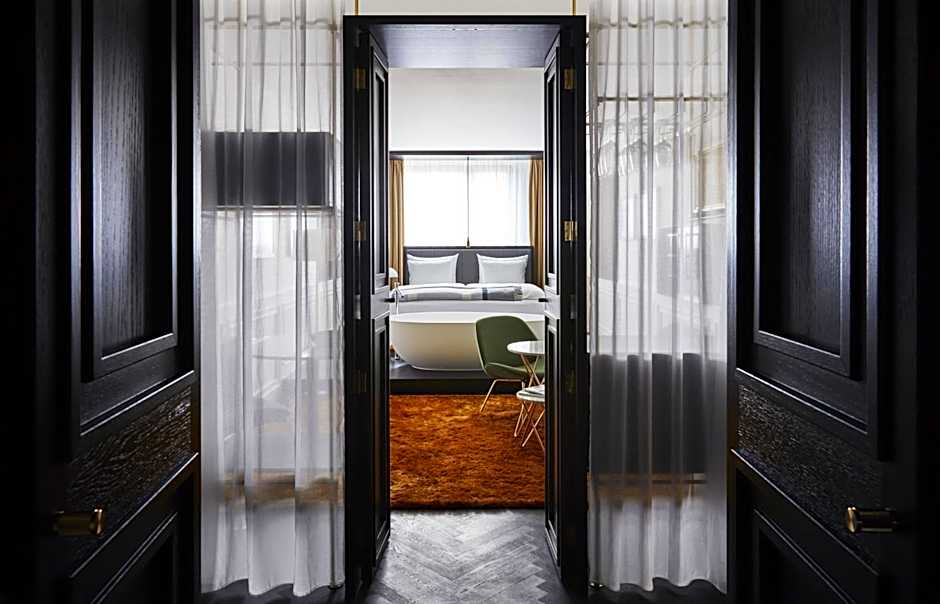 Roomers Munich, Autograph Collection by Marriott