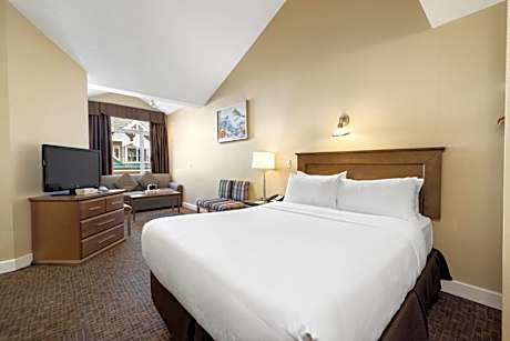 Superior 2 Bedroom Suite 2 Queen