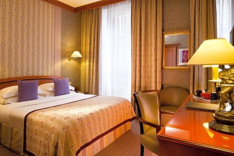 1 Queen Bed, Classic