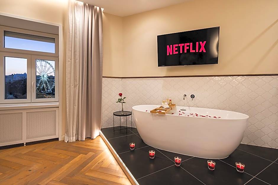 Budapest Eye- Boutique Suites, by BQA