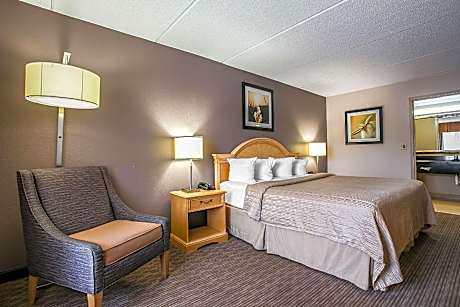 1 King Bed, Nonsmoking
