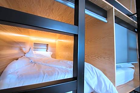 Double Bed in Mixed Dormitory Room