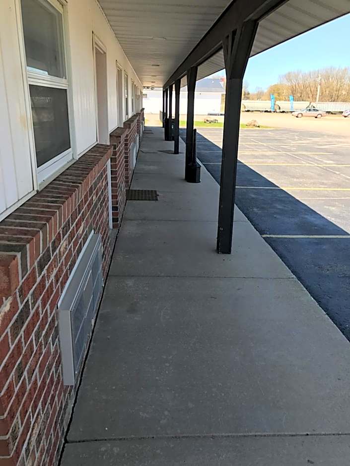 Exxon Quik Stop & Motel