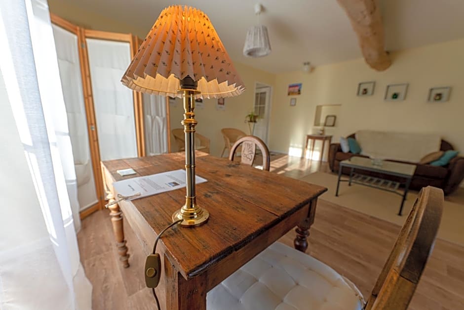 La maison de Charlotte - chambres d'hôtes-Futuroscope