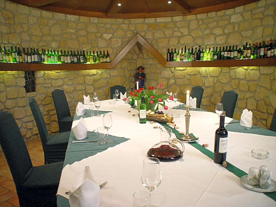 BIRKENHOF GOLS - B & B - Wohlfühl Hotel mit Wochenend-Restaurant