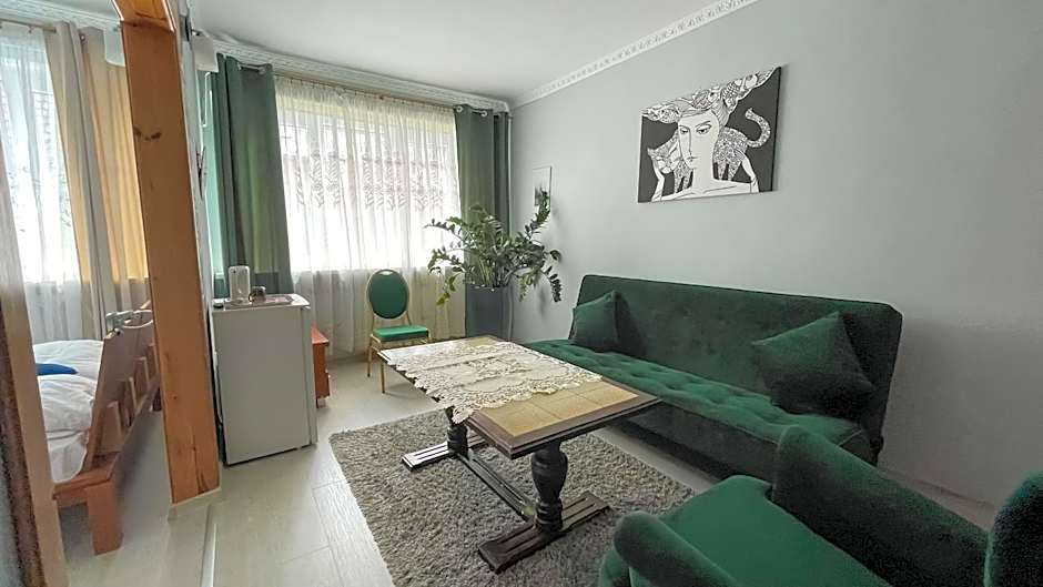 Photo 1 of 8 of 1 Bedroom Apartment