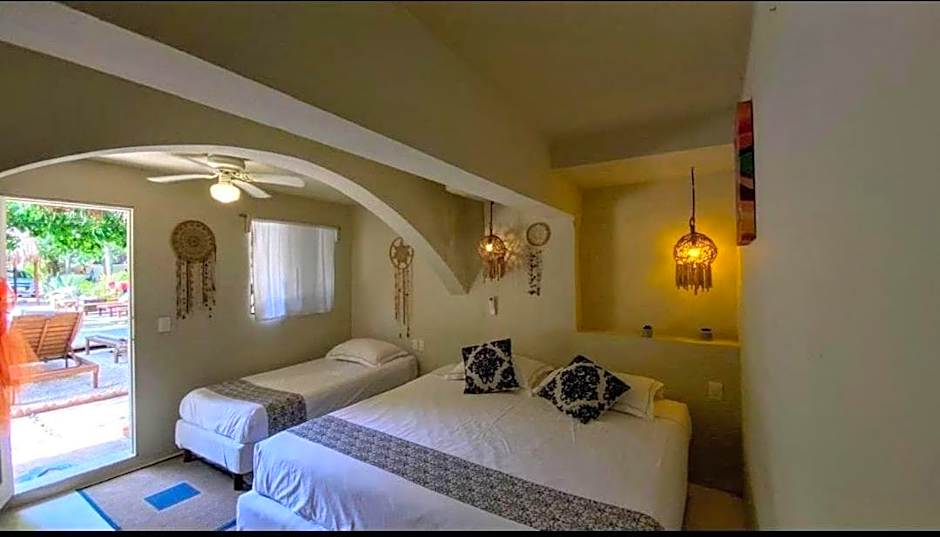 Isabella Beachside Hotel – Playa del Carmen, TX