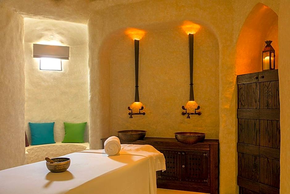 Al Bustan Palace, a Ritz-Carlton Hotel