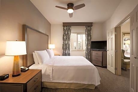 One-Bedroom Poolside Suite with Patio