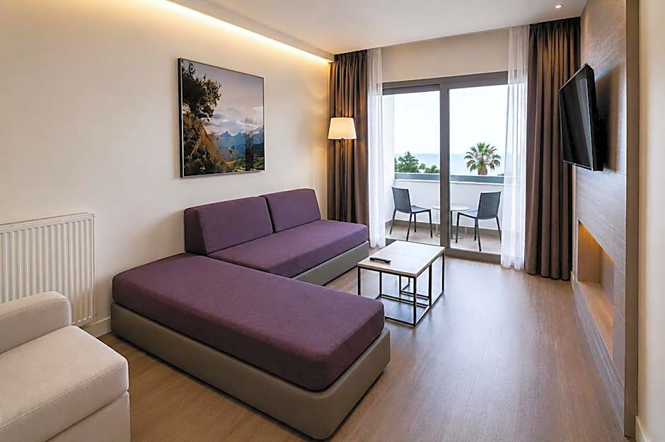 Droushia Heights Hotel