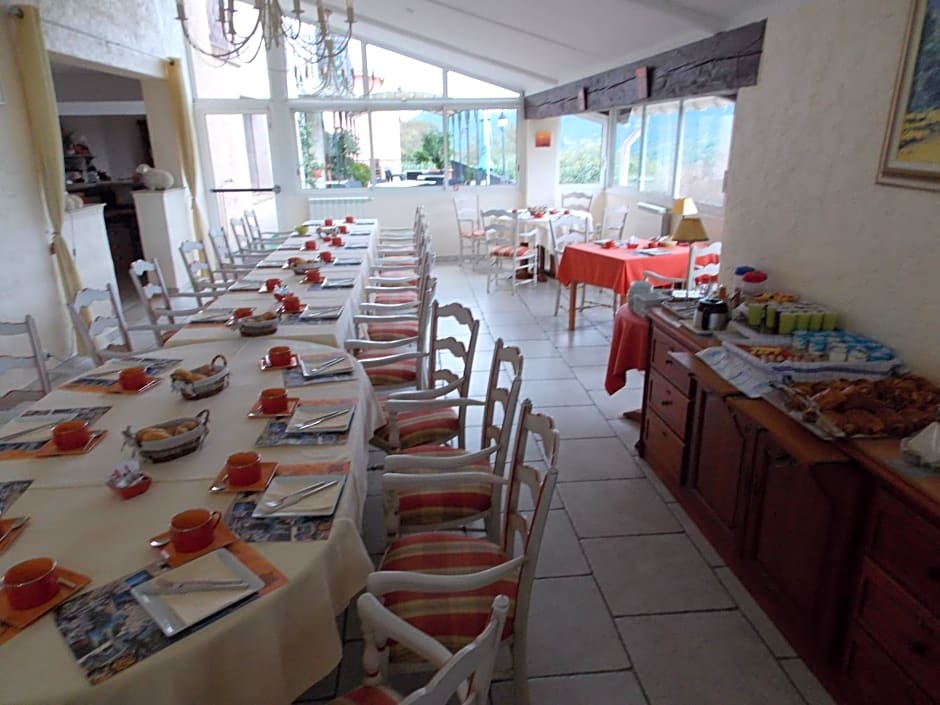 Au Relais Provencal