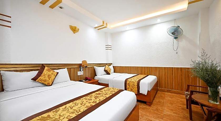 Queen Hotel Saigon Airport