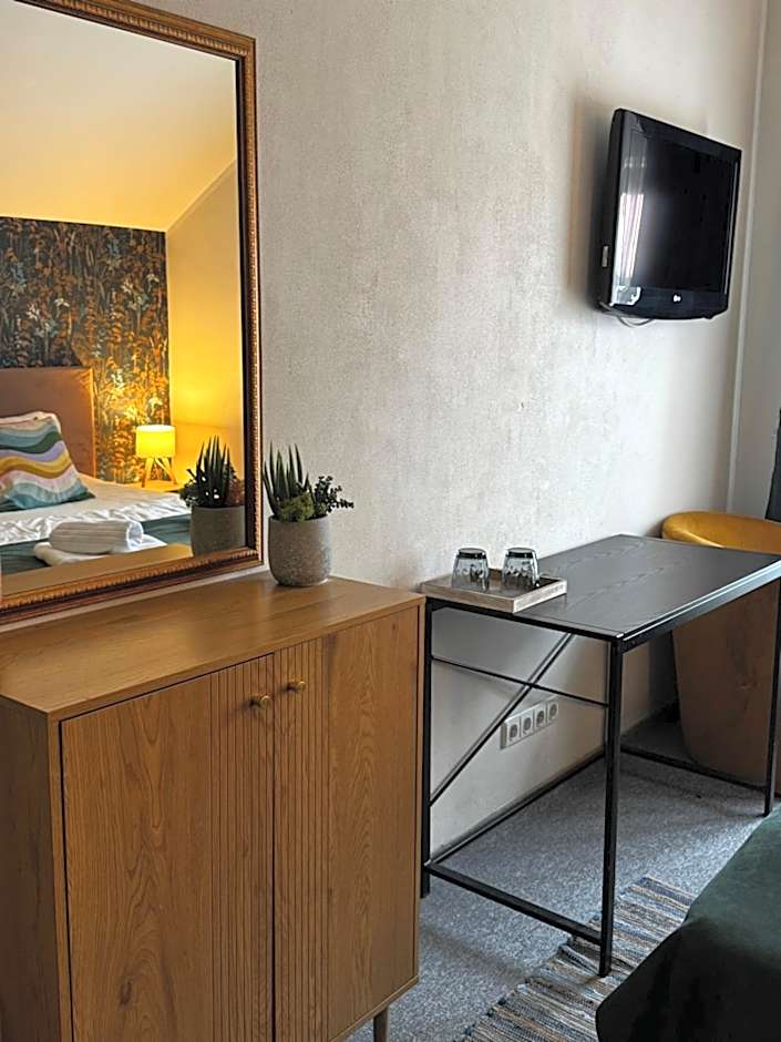 Apple Economy Hotel