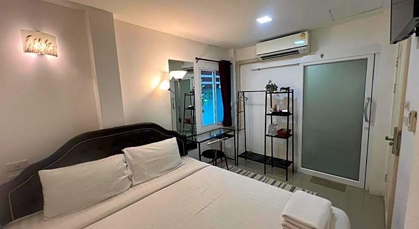 Ban Thungdang Housetel Bangkok