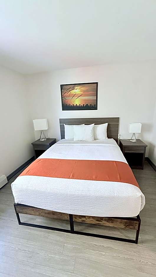 Photo 1 of 12 of 1 Queen Bed