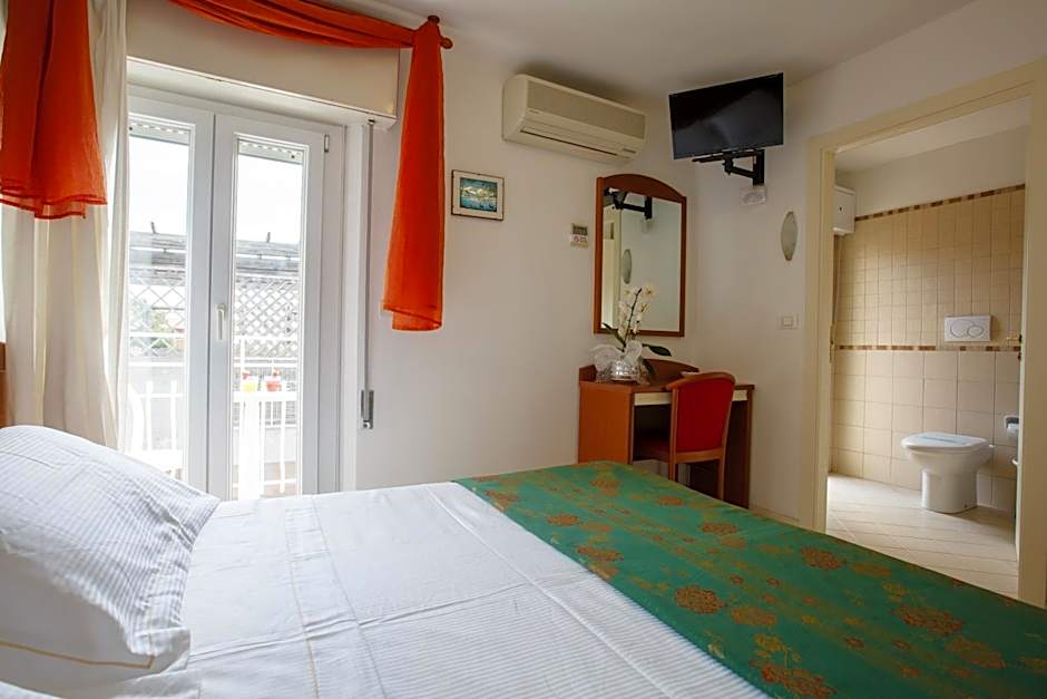Hotel Ada