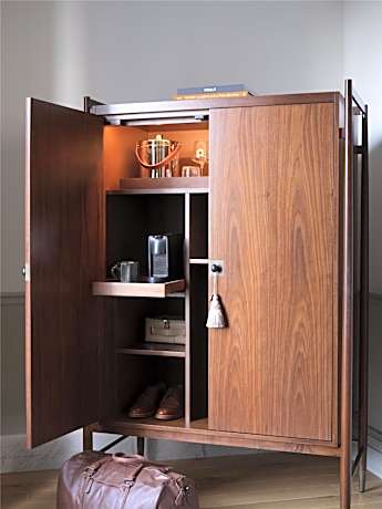 Queen Room with Accessible Tub