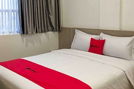 RedDoorz Plus @ Jalan Juanda Medan