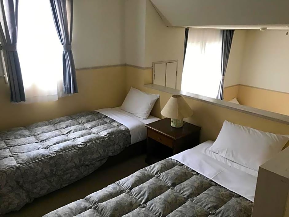Petit Hotel Kurumi and Milk