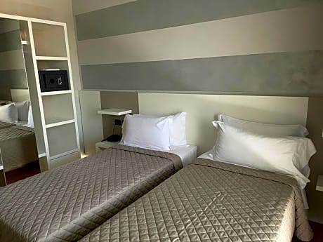 Comfort Double Room with Balcony and Lake View