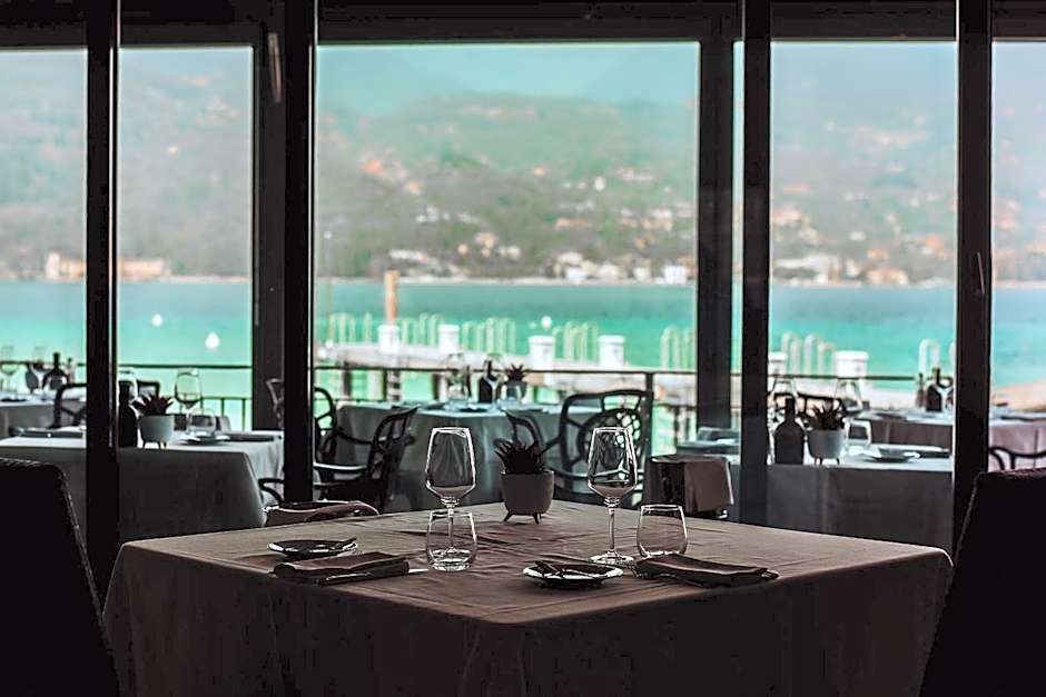 Bella Hotel & Restaurant with private dock for mooring boats