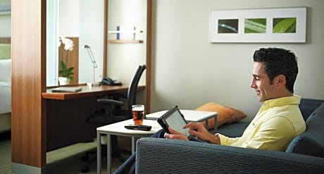 Suite, Multiple Beds (2 Queen Beds and 1 Double Sofa Bed)