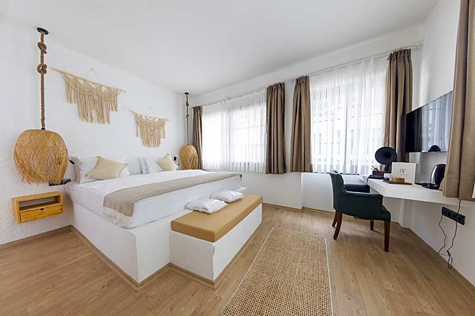 Gran Via Alsancak ( Boutique Hotel )