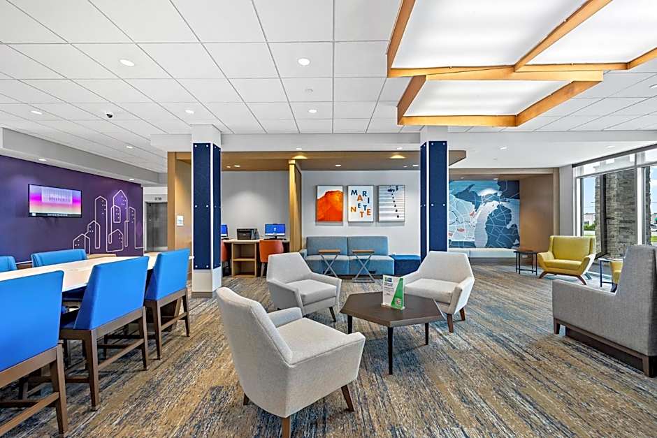 Holiday Inn Express & Suites Marinette By IHG