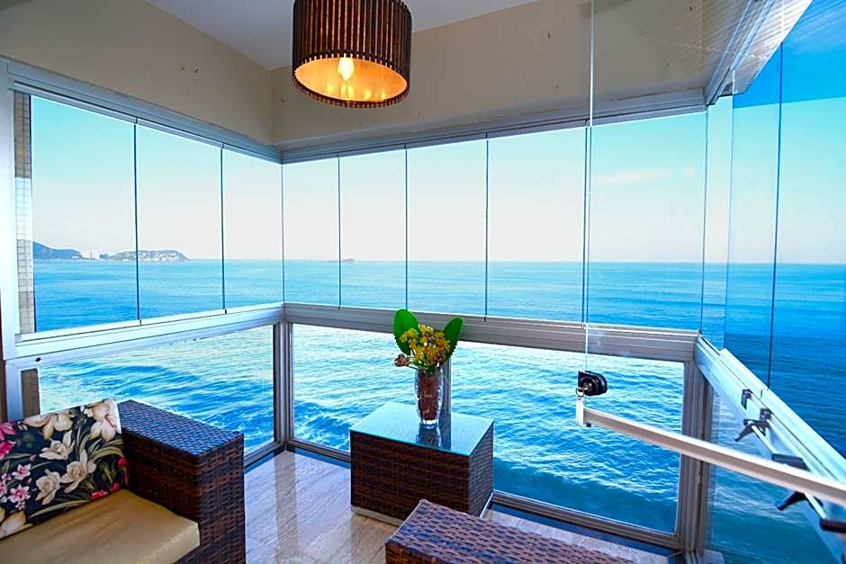 Apartamento no Morro do Maluf, frente ao mar