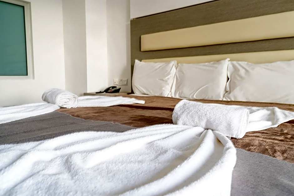 Captain Pier Hotel