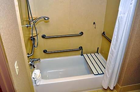 Standard King Room with Two King Beds and Tub - Communications Accessible