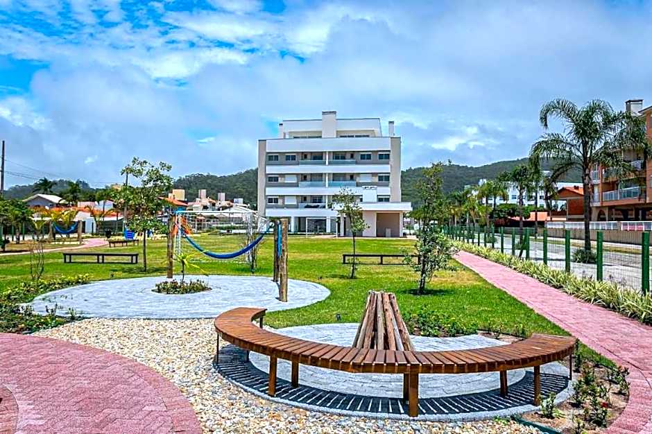 Alto padrão com piscina a 300m do mar - CAN103G