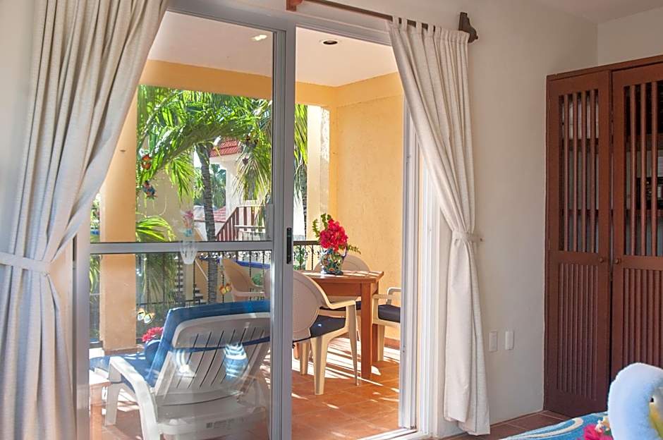 Abbey Del Sol - Beach-steps condos