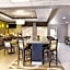 La Quinta Inn & Suites by Wyndham Tampa South