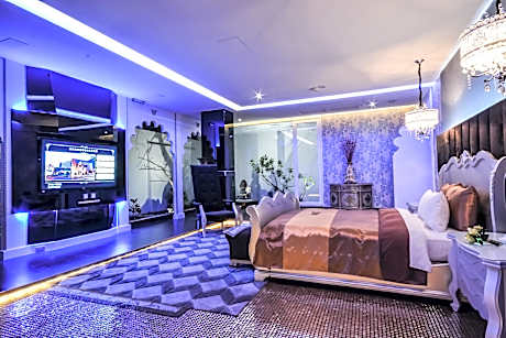 Superior Deluxe Pool View Room - Check-In After 9:00 PM