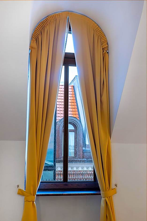 Palazzo Rosso Old Town