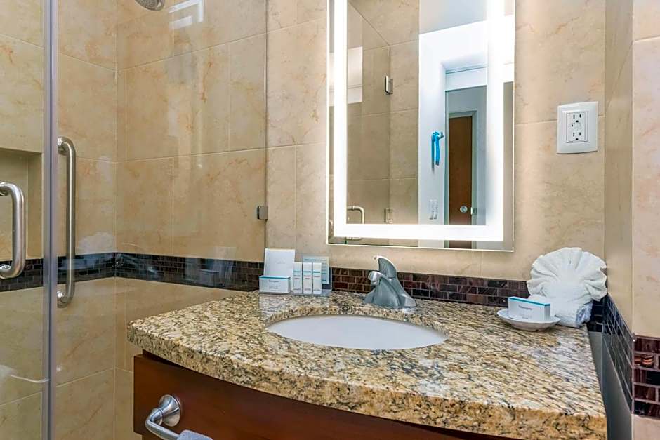 Hampton Inn & Suites by Hilton Los Cabos