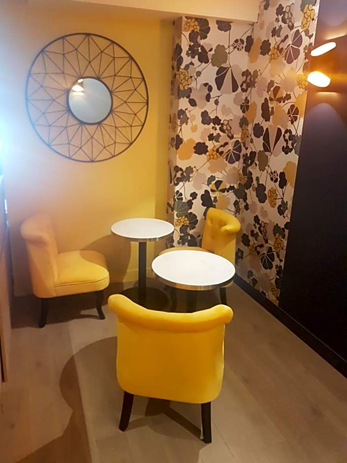 Panam Hotel GAMBETTA- Place Gambetta-Mairie du 20 emme