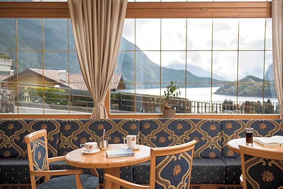 Hotel Lory - Molveno - Dolomiti