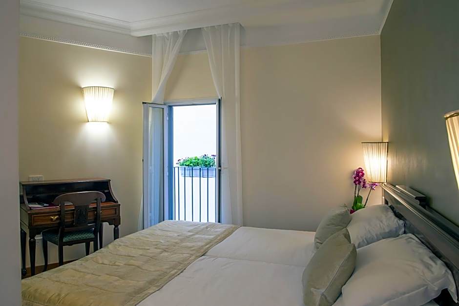 Hotel Cecil