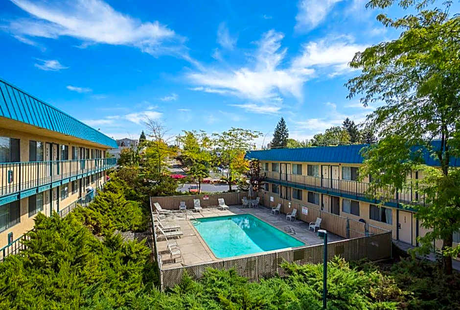 FairBridge Inn Moscow