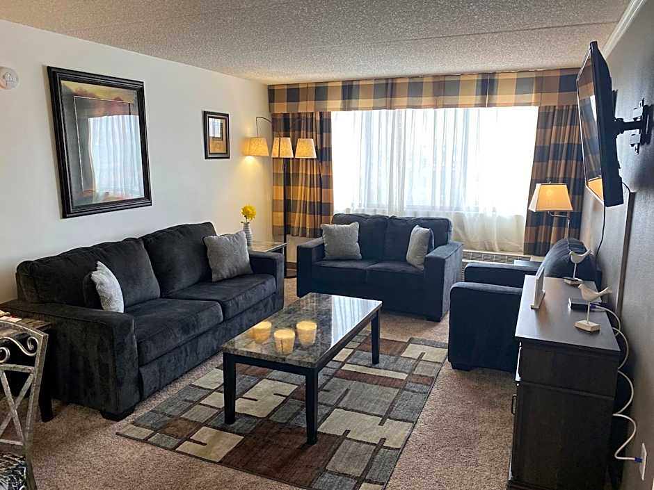 Ramada by Wyndham Albuquerque Midtown